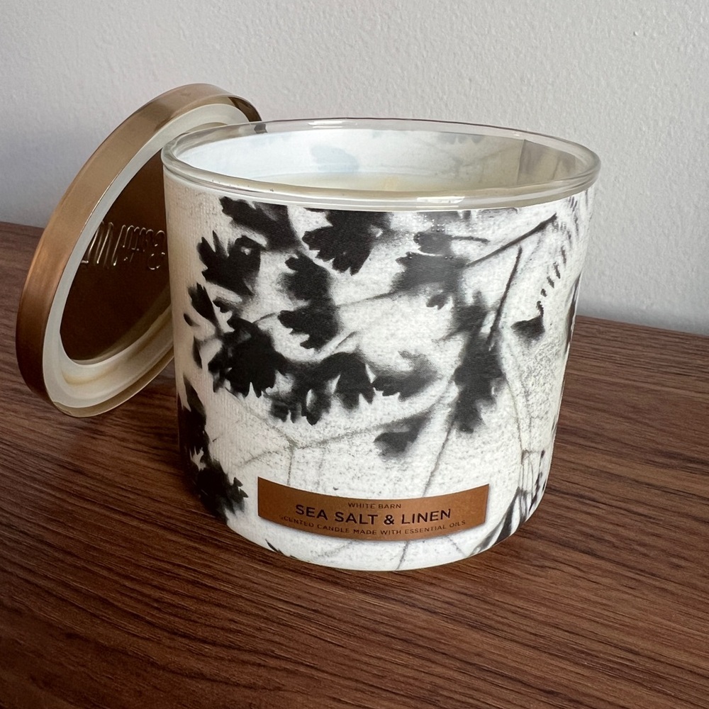 White Barn Candle